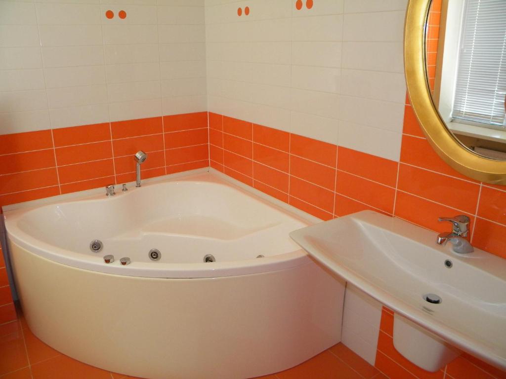 צ'יסינאו Gloria Mini-Hotel מראה חיצוני תמונה